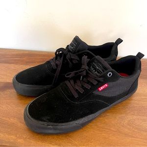 Men’s Levi’s COMFORT Black Suede Sneakers Athleisure Lace Up Casual Shoes EUC 10